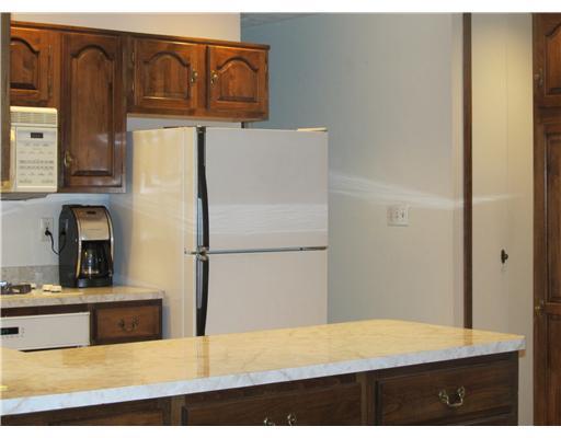 858 5 Pines Road North Huntingdon, PA 15642 - Photo 5 of 18 Kitchen.