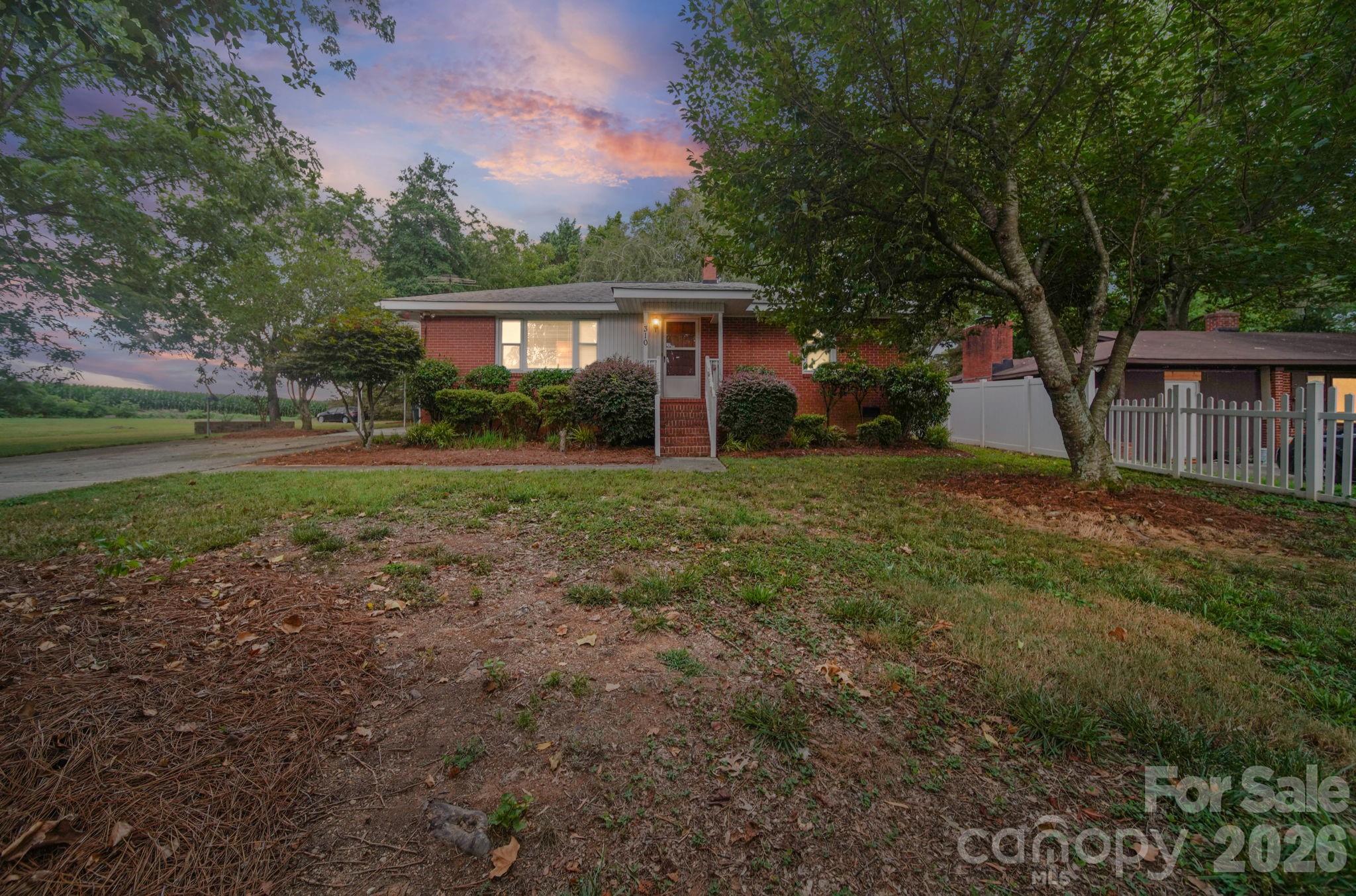 310 Austin Street Monroe, NC 28112 - Photo 5 of 44 Gallery Image 5