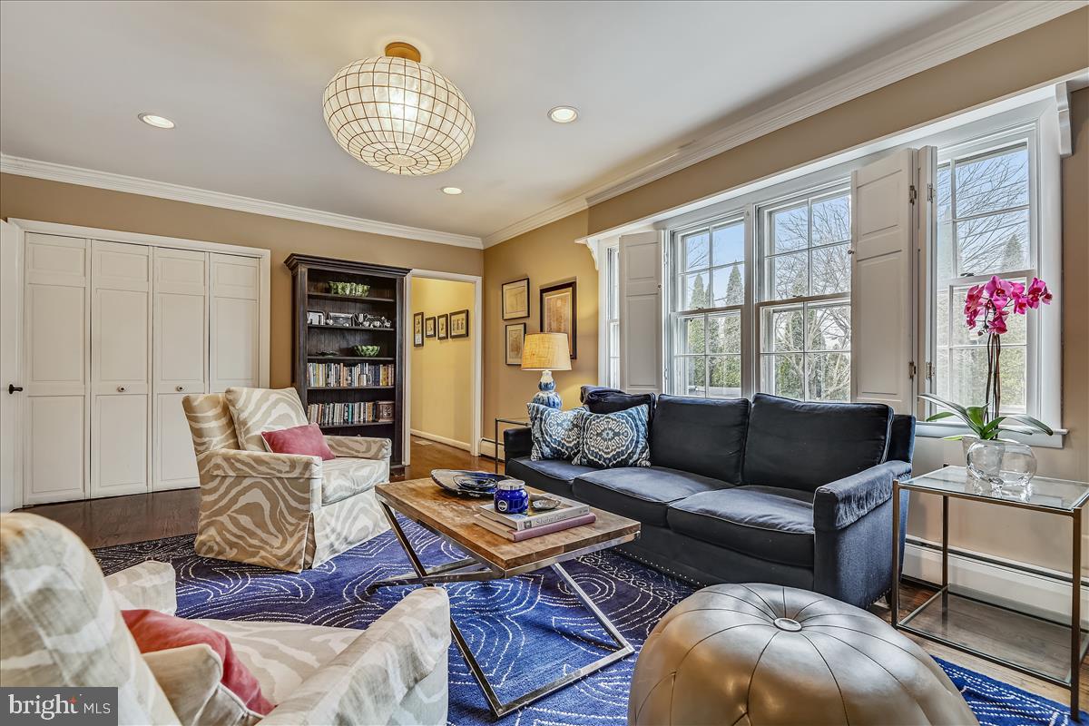 1805 Leadburn Road Baltimore, MD 21204 - Photo 23 of 79 Family room