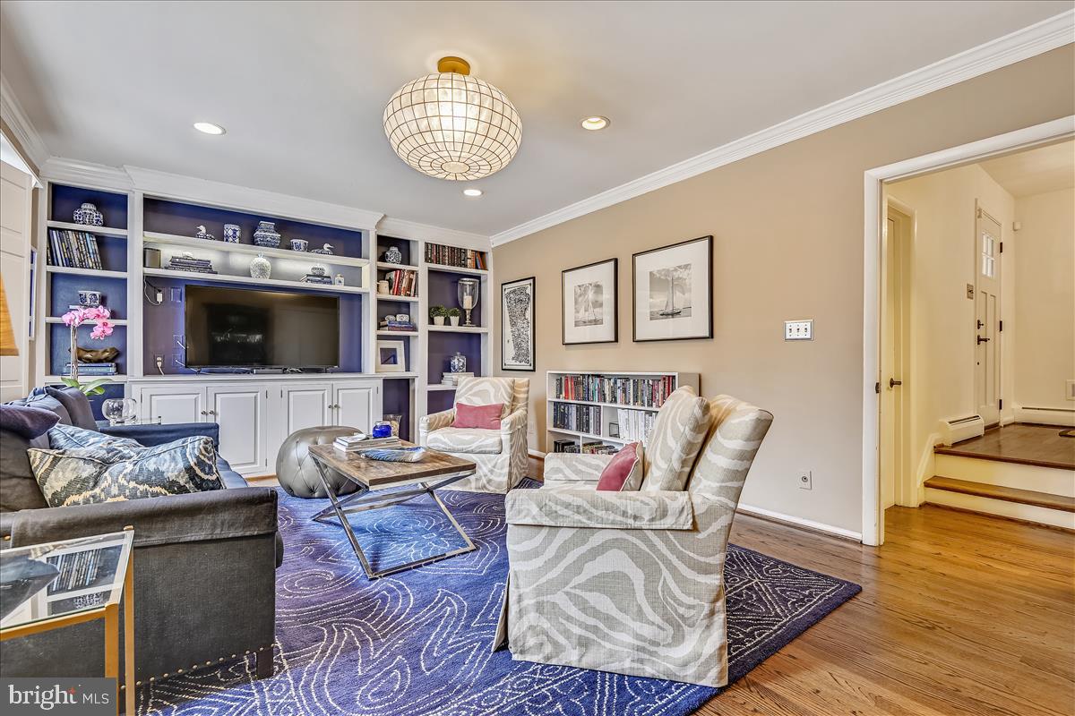 1805 Leadburn Road Baltimore, MD 21204 - Photo 25 of 79 Family room