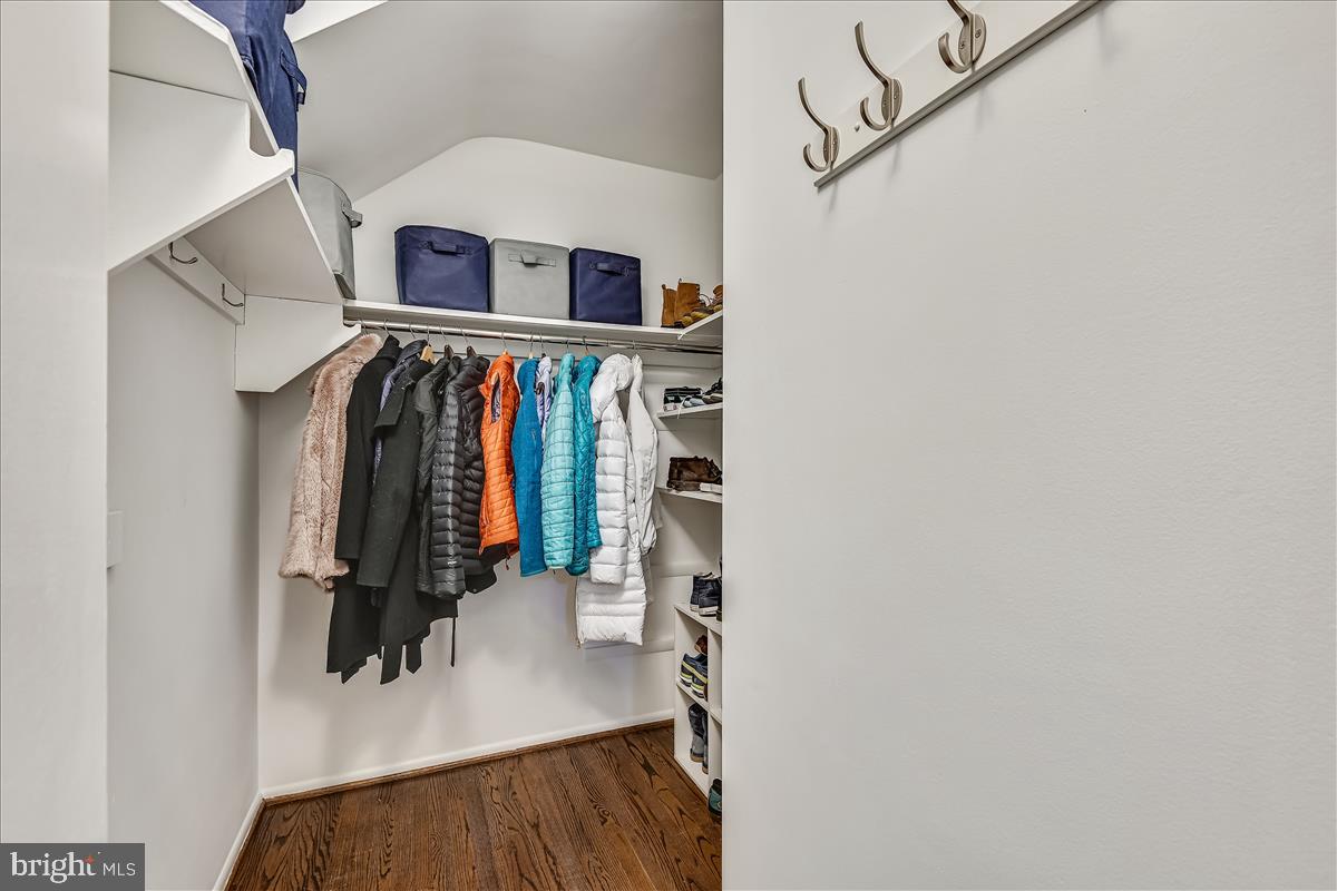 1805 Leadburn Road Baltimore, MD 21204 - Photo 27 of 79 Main level extra large coat closet