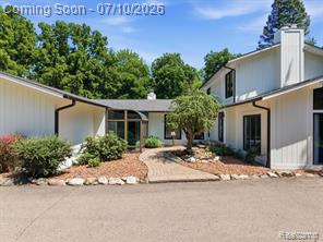 670 West Snell Road Rochester, MI 48306 - Photo 5 of 76