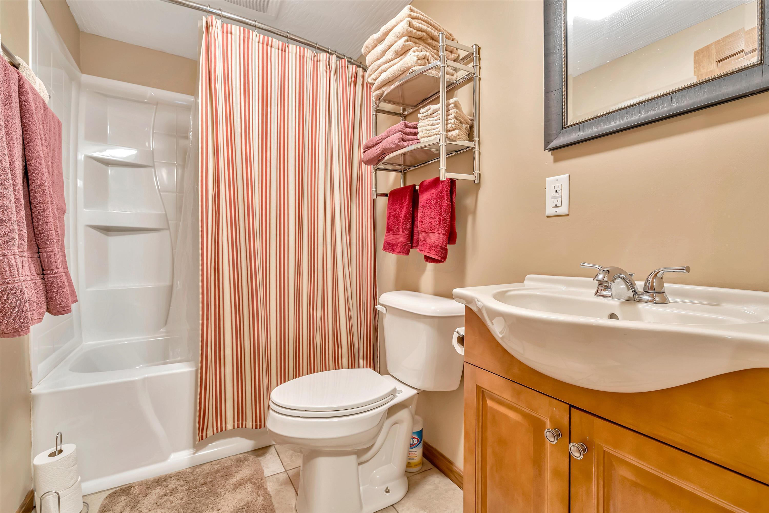 2797 Berger Road Mount Vernon, OH 43050 - Photo 26 of 56 SECOND LEVEL FULL BATHROOM