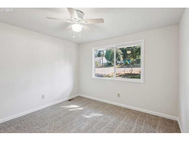14009 Southeast Foster Road Portland, OR 97236 - Photo 18 of 35 Gallery Image 18