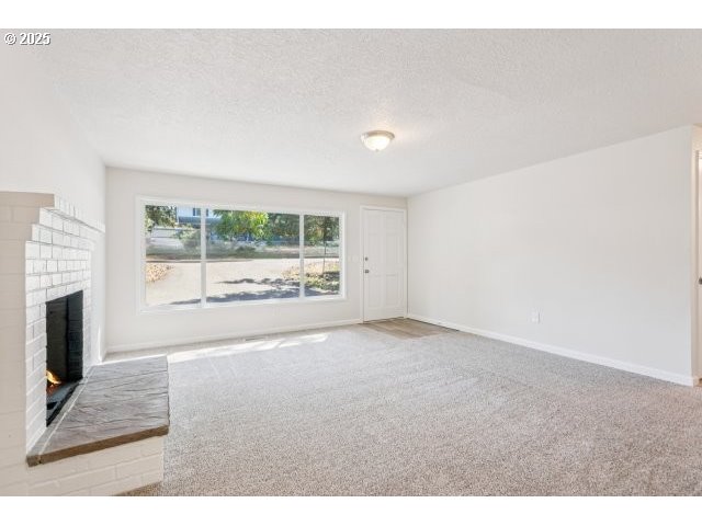 14009 Southeast Foster Road Portland, OR 97236 - Photo 4 of 35 Gallery Image 4