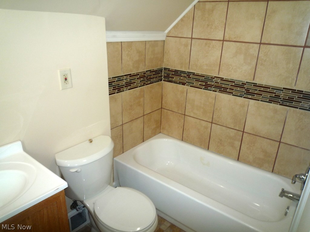 4202 Verona Road Cleveland, OH 44121 - Photo 8 of 16