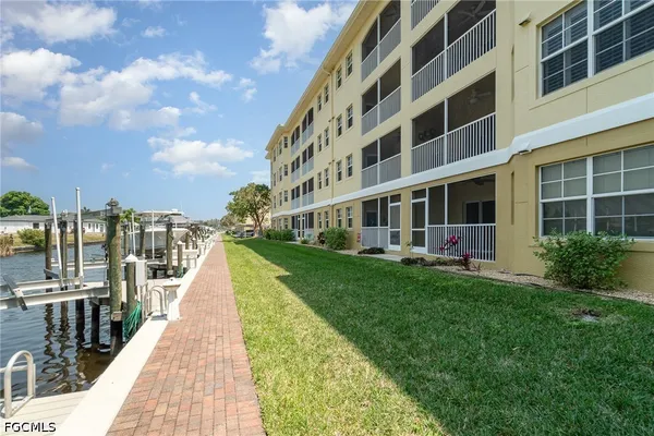 $1,649 | 1781 Four Mile Cove Parkway, Unit 133, Cape Coral, FL 33990