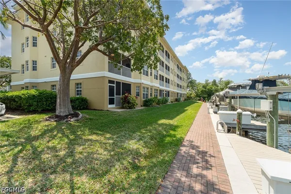 $1,649 | 1781 Four Mile Cove Parkway, Unit 133, Cape Coral, FL 33990