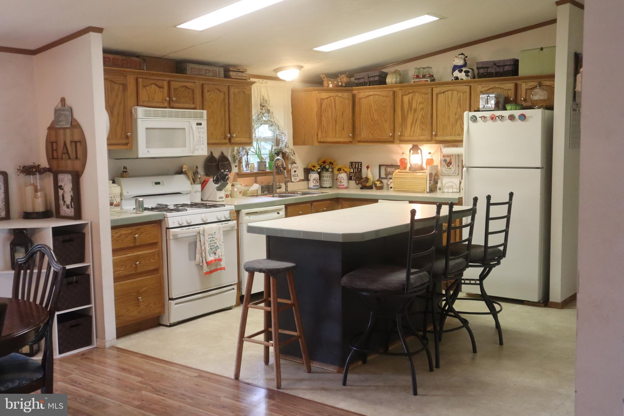 945 Hope Avenue Lititz, PA 17543 - Photo 3 of 8 Gallery Image 3