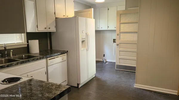 $1,400 | 500 West Church Street, Pikeville, NC 27863