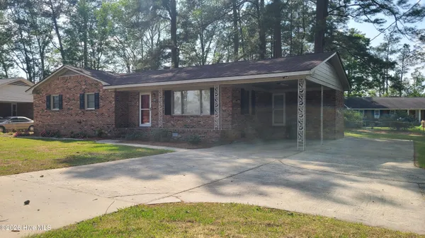 $1,400 | 500 West Church Street, Pikeville, NC 27863