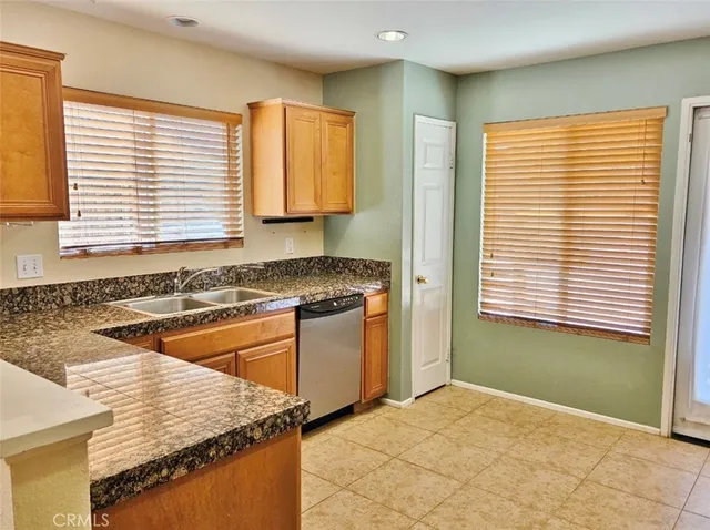 $1,900 | 5170 Split Rock Avenue, Twentynine Palms, CA 92277