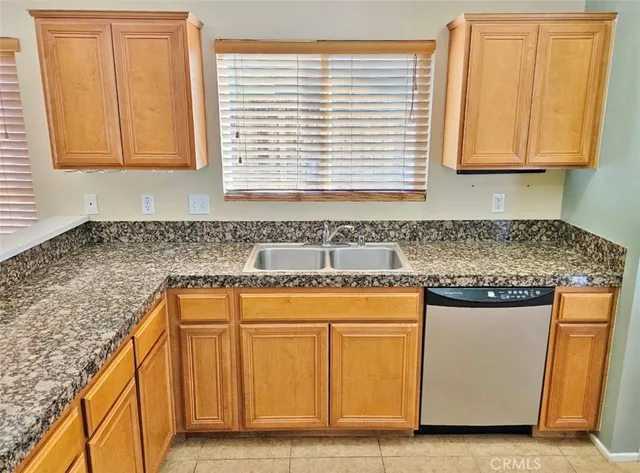 $1,900 | 5170 Split Rock Avenue, Twentynine Palms, CA 92277