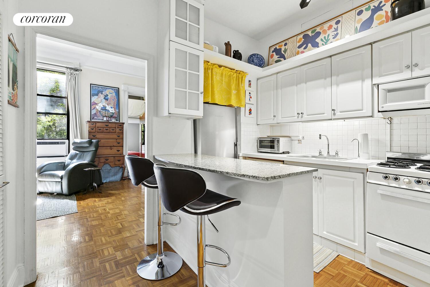 324 West 88th Street, Unit 1B Manhattan, NY 10024 - Photo 3 of 15