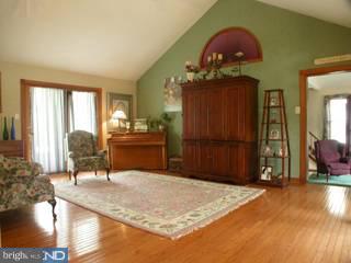 368 Byberry Road Huntingdon Valley, PA 19006 - Photo 4 of 6 Gallery Image 4