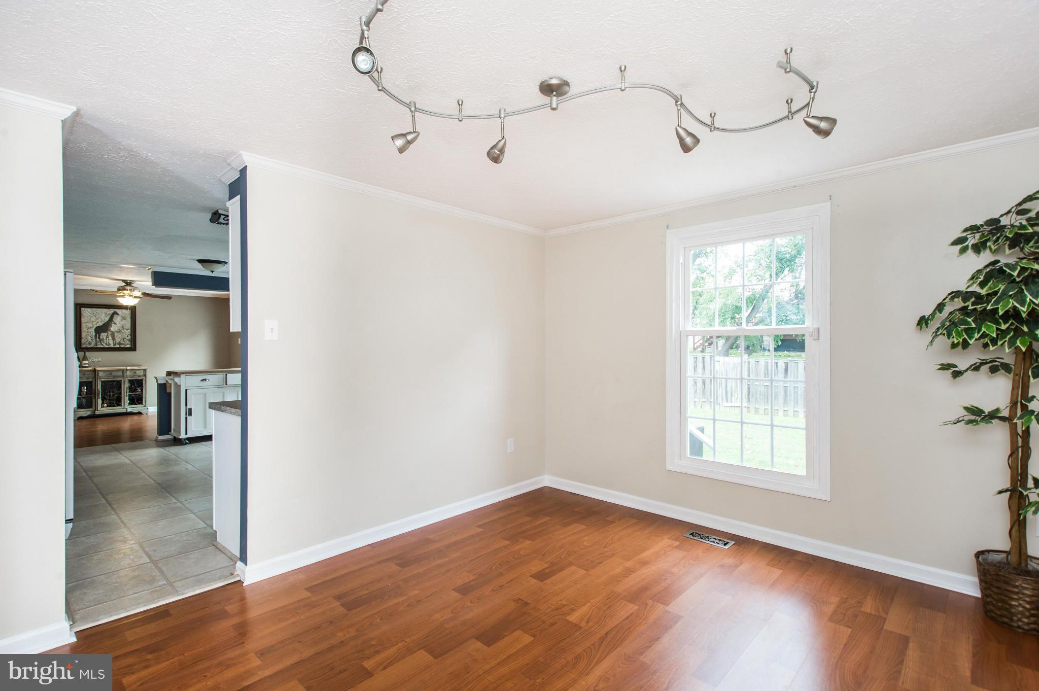 115 Old Maple Court Baltimore, MD 21221 - Photo 5 of 30 Dining Room