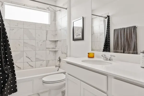 $395,000 | 430 Buenos Aires, Kyle, TX 78640