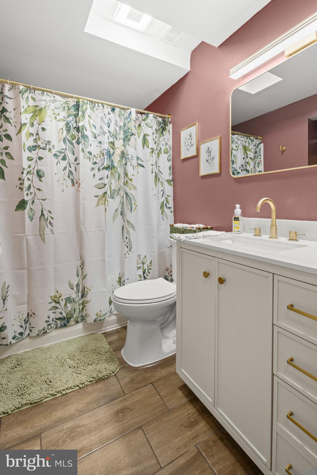 831 Joppa Farm Road Joppa, MD 21085 - Photo 16 of 39 1st floor bath