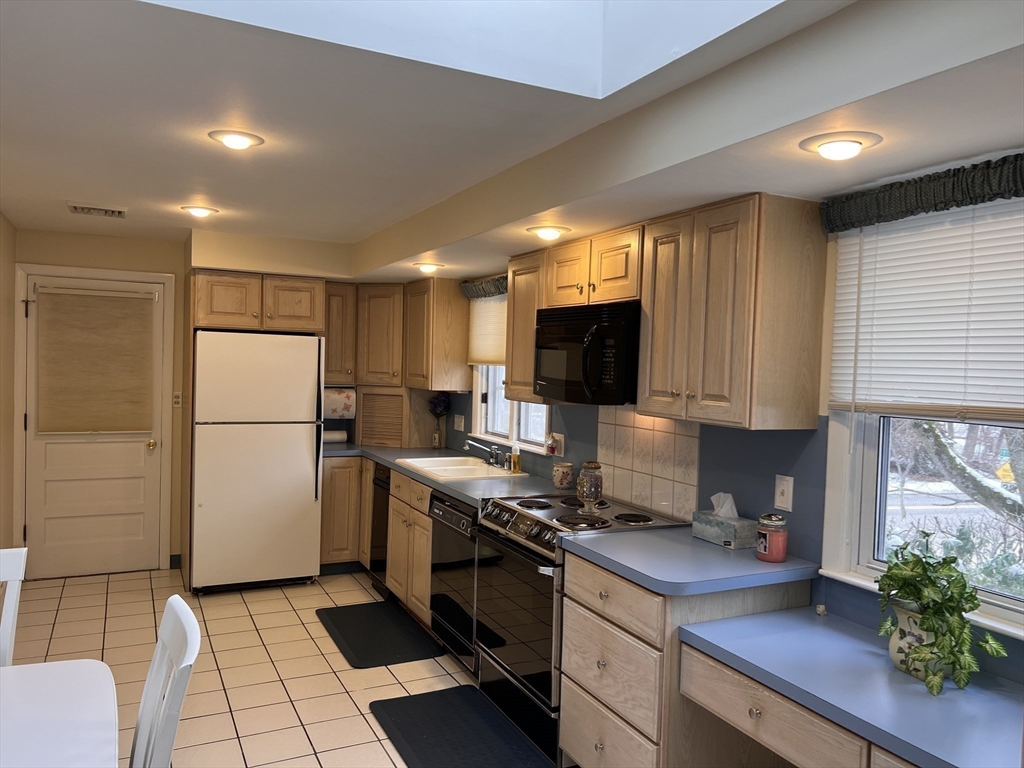 2 Ayrshire Road Worcester, MA 01604 - Photo 8 of 29 Gallery Image 8