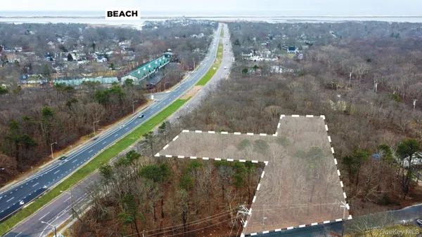 $220,000 | 8-11 William Floyd Parkway, Mastic, NY 11950