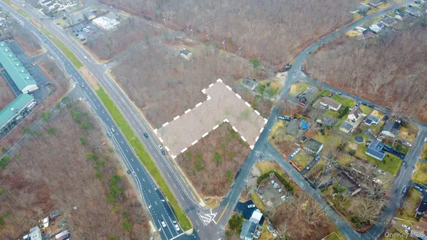 $220,000 | 8-11 William Floyd Parkway, Mastic, NY 11950