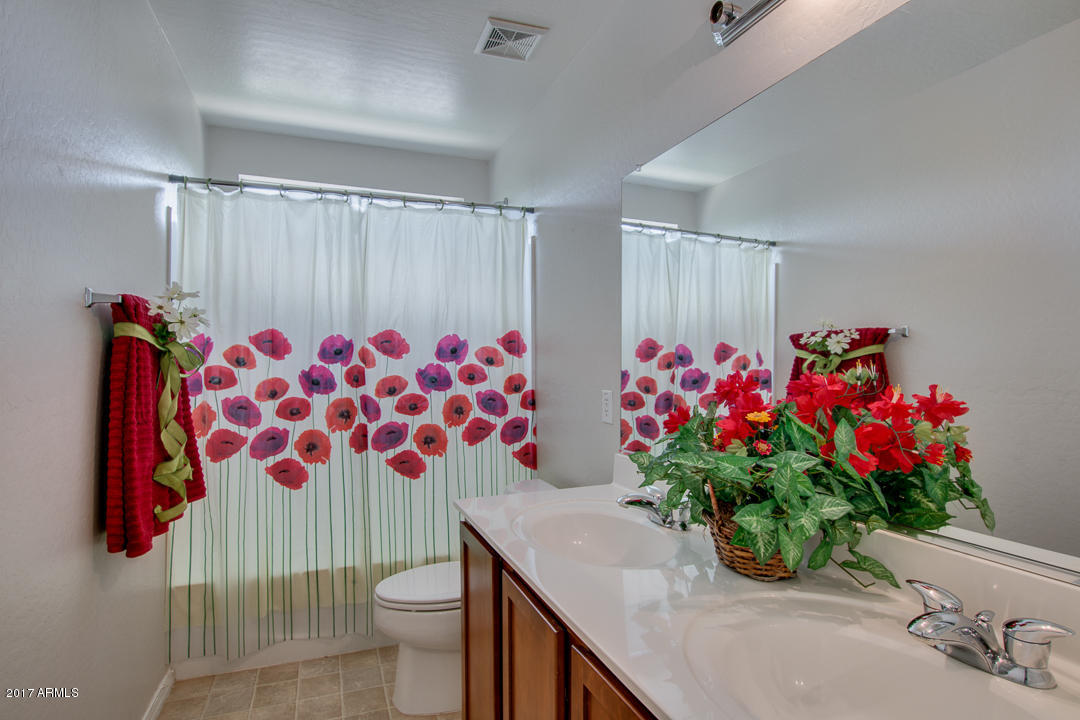 4907 East Silverbell Road San Tan Valley, AZ 85143 - Photo 6 of 49 32-Silberbell