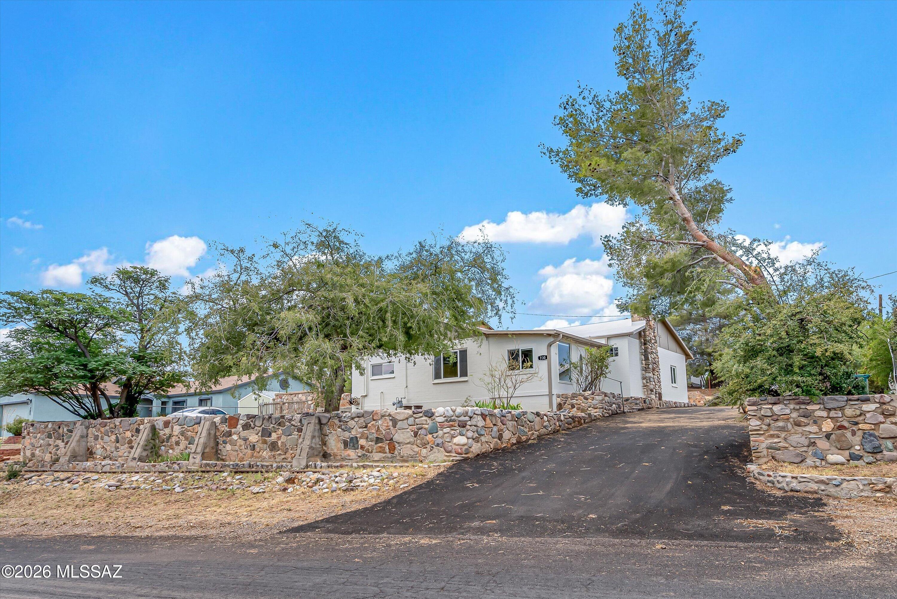 730 North Robles Road Oracle, AZ 85623 - Photo 5 of 28 02-Front of Home