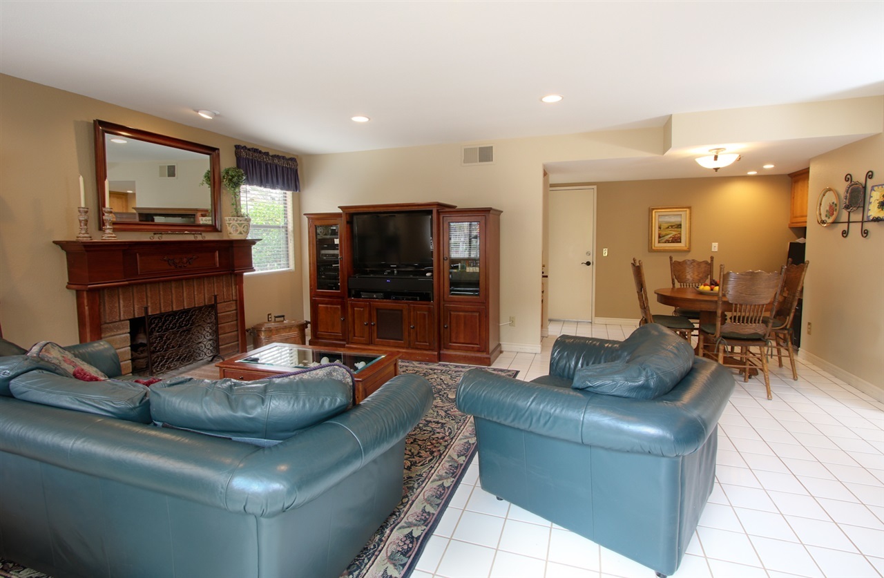 13282 Treecrest Street Poway, CA 92064 - Photo 3 of 13 Gallery Image 3