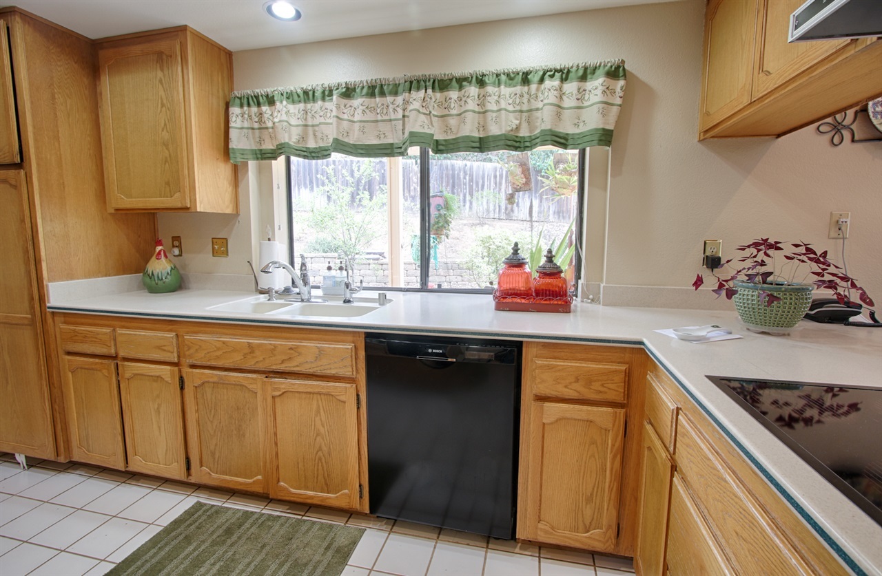 13282 Treecrest Street Poway, CA 92064 - Photo 4 of 13 Gallery Image 4