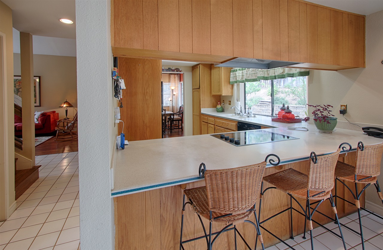 13282 Treecrest Street Poway, CA 92064 - Photo 5 of 13 Gallery Image 5