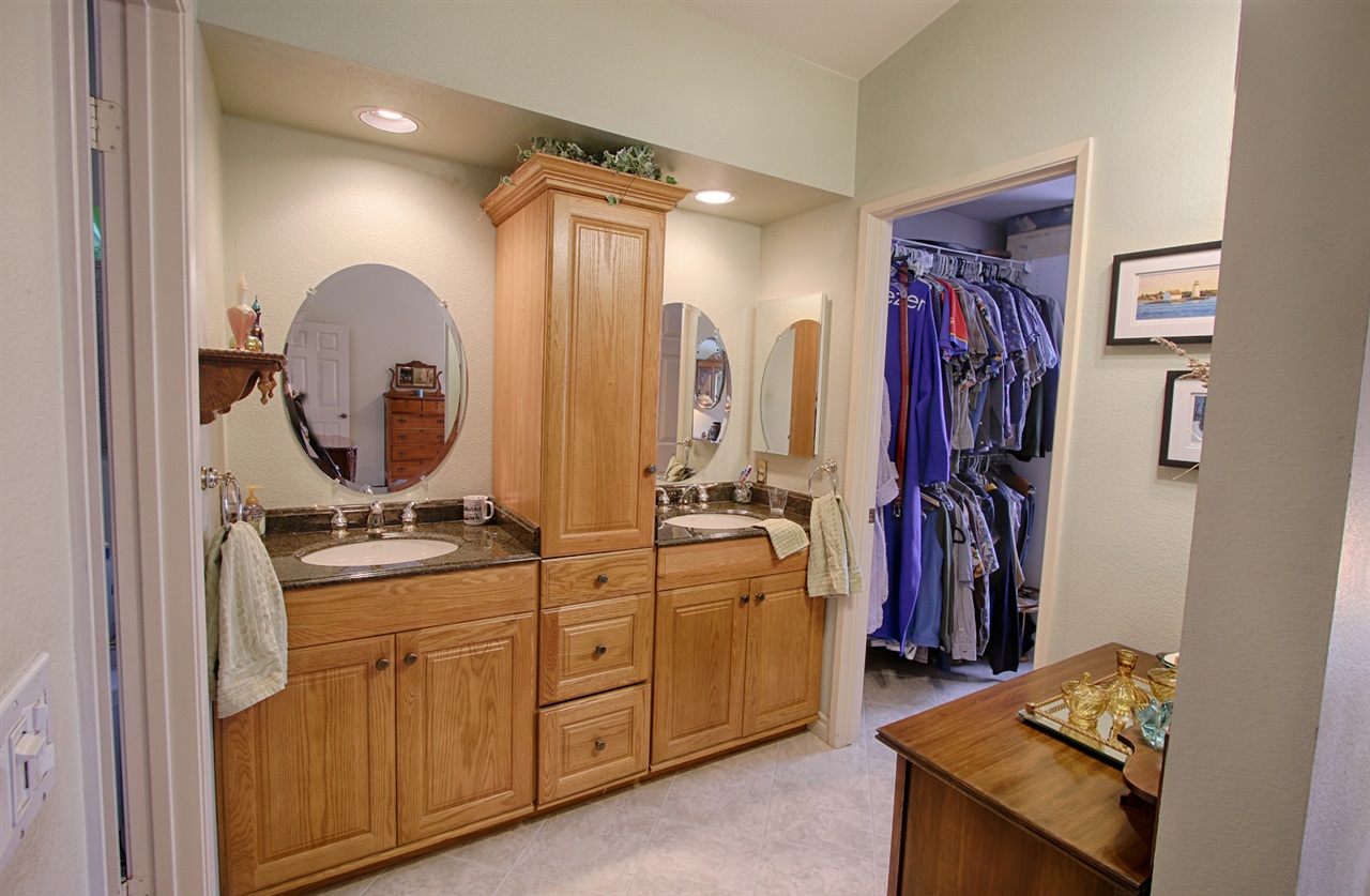 13282 Treecrest Street Poway, CA 92064 - Photo 7 of 13 Gallery Image 7