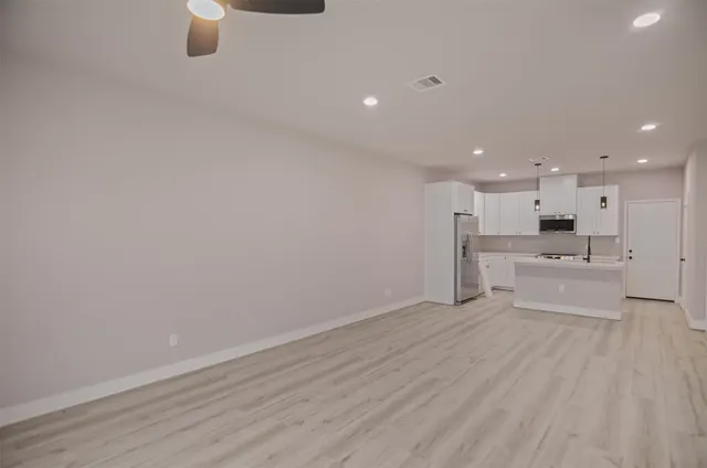 $2,100 | 12310 Glenview Drive, Montgomery, TX 77356