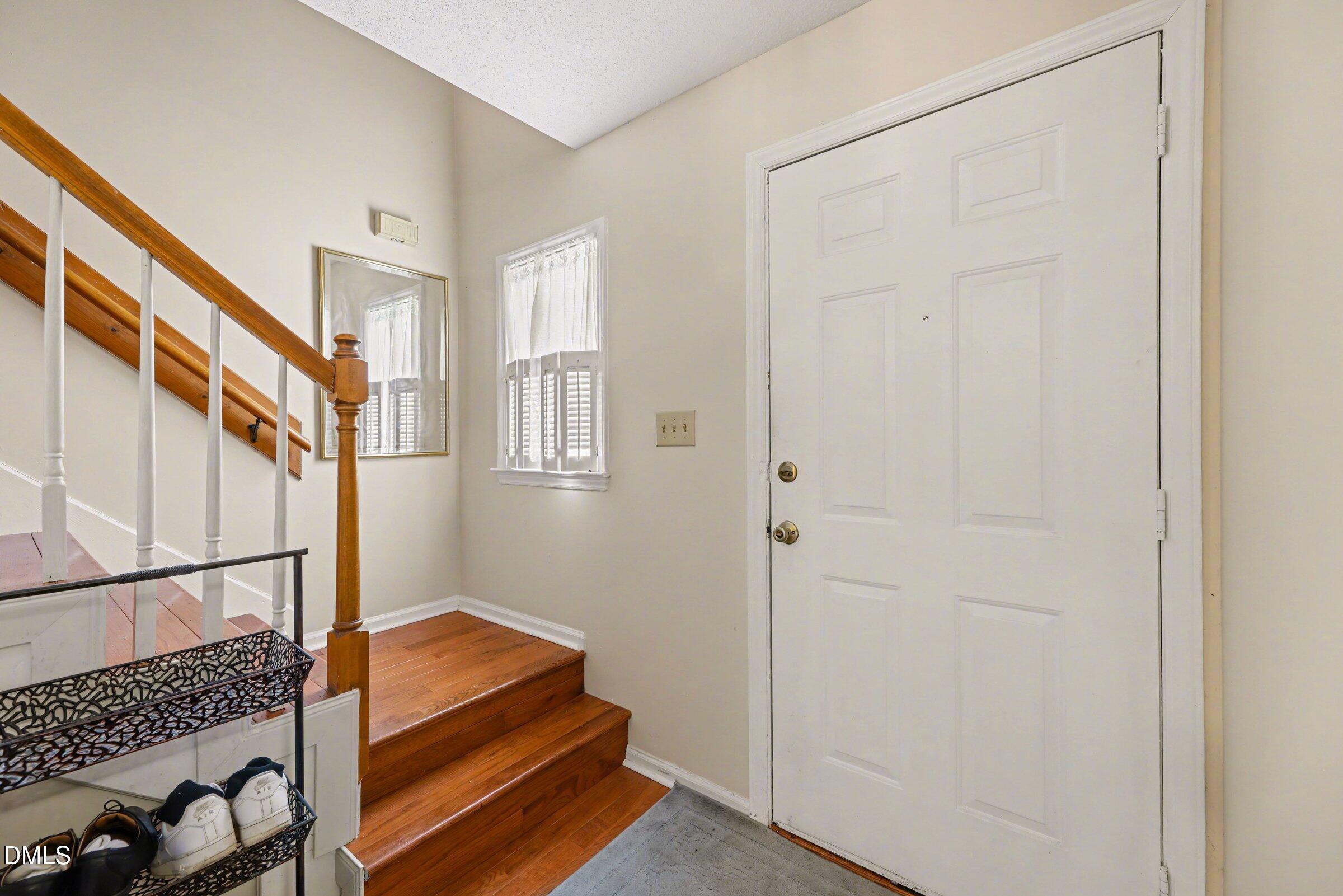 4134 Kaplan Drive Raleigh, NC 27606 - Photo 4 of 27