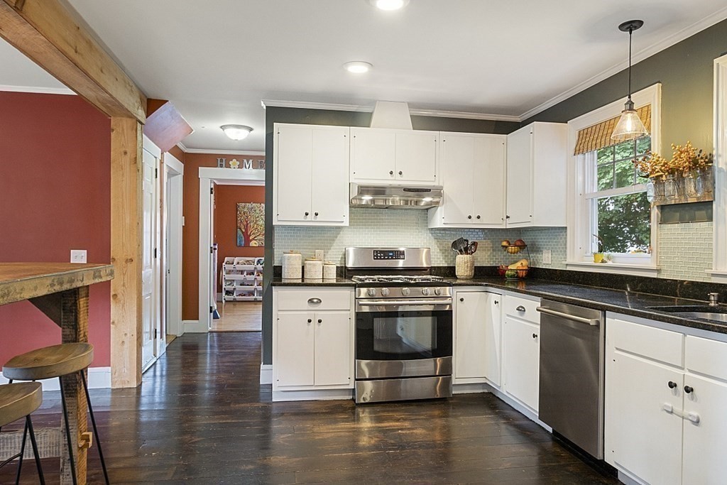 9 Cross Street Gardner, MA 01440 - Photo 11 of 34