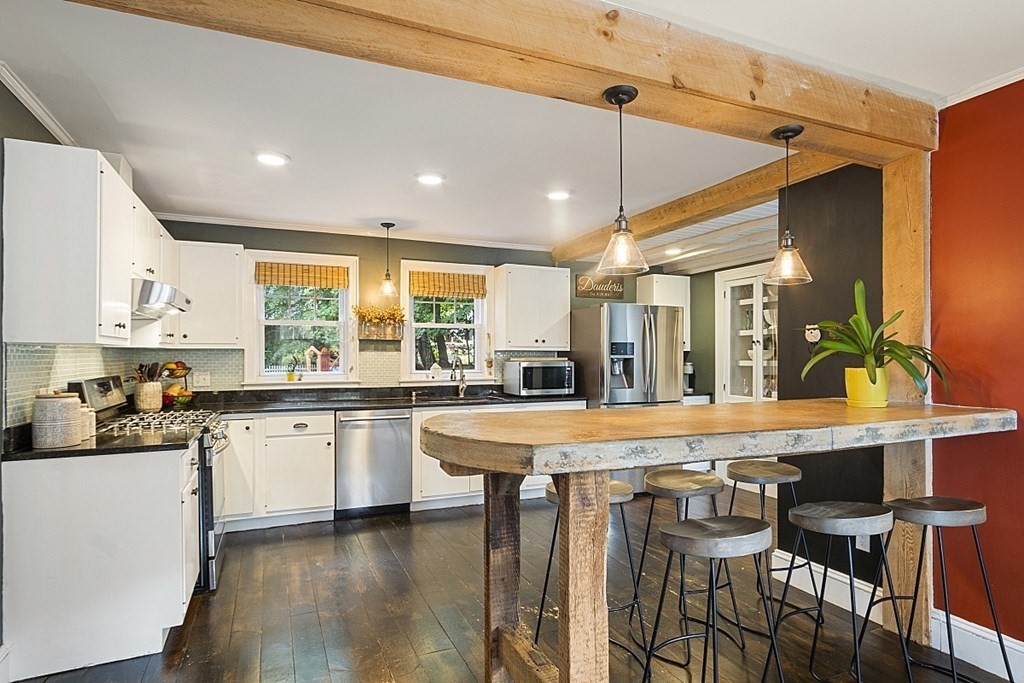 9 Cross Street Gardner, MA 01440 - Photo 2 of 34