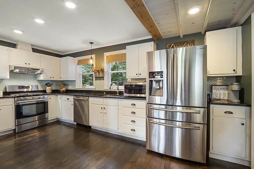 9 Cross Street Gardner, MA 01440 - Photo 3 of 34