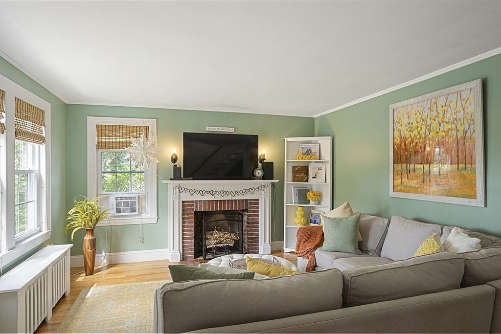 9 Cross Street Gardner, MA 01440 - Photo 6 of 34