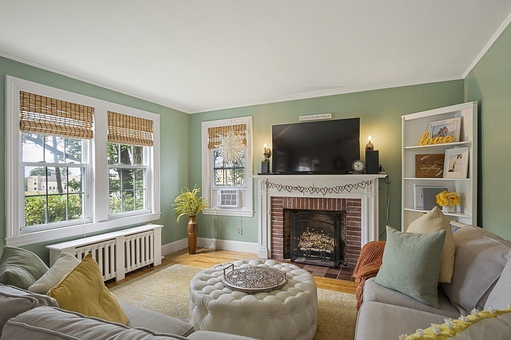 9 Cross Street Gardner, MA 01440 - Photo 7 of 34