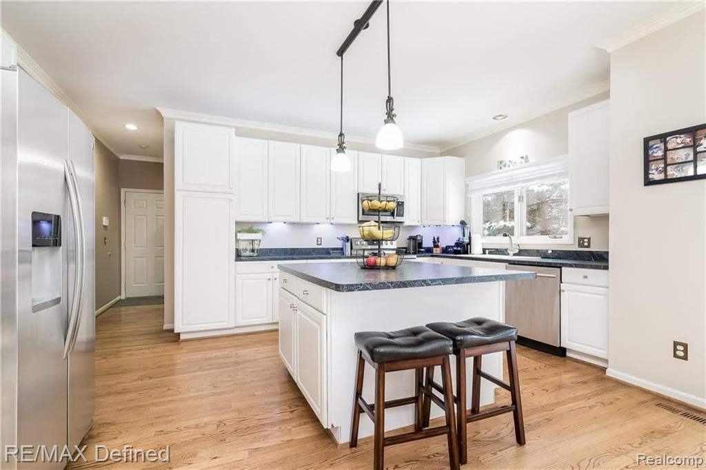 3085 Wilmington Court Rochester Hills, MI 48309 - Photo 14 of 45