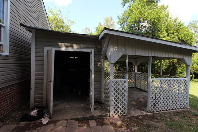 554 Hickman Road Augusta, GA 30904 - Photo 14 of 15 Work shop / Patio
