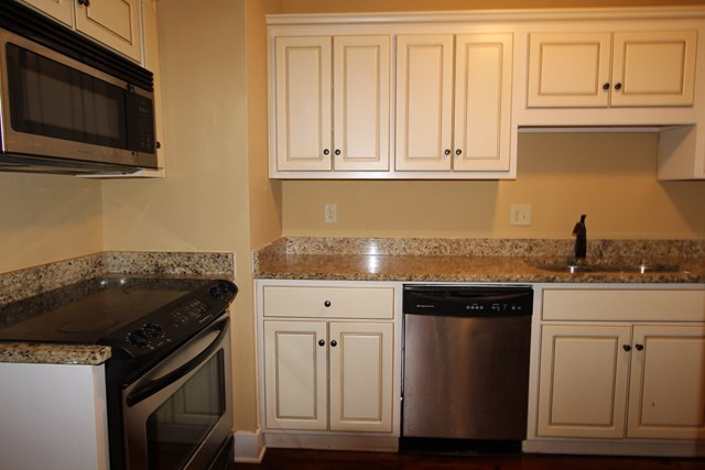 554 Hickman Road Augusta, GA 30904 - Photo 7 of 15 Kitchen