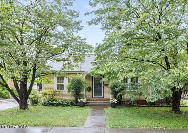 $368,000 | 214 Broad Street, Sweetwater, TN 37874
