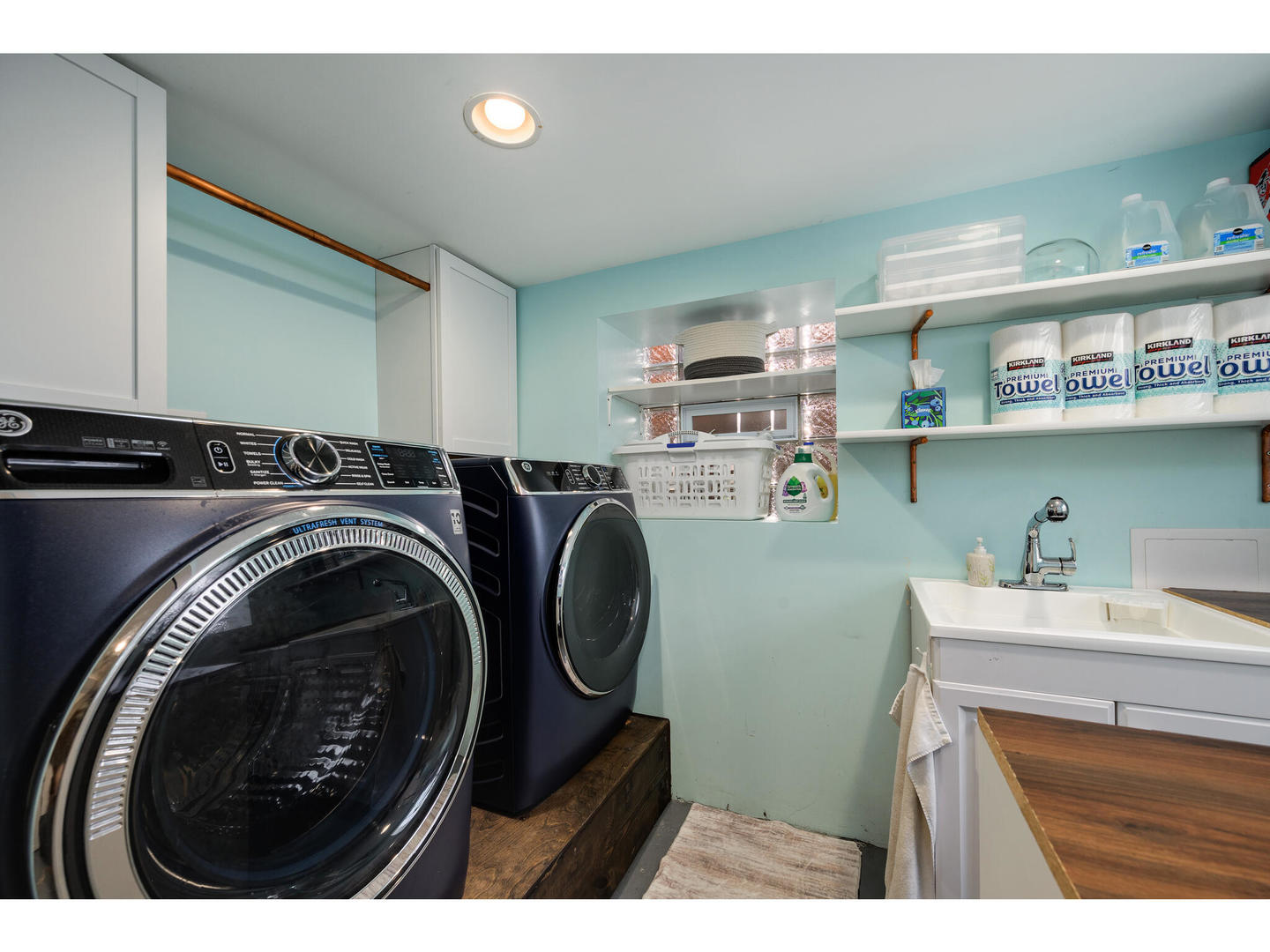 4500 North Harding Avenue Chicago, IL 60625 - Photo 25 of 29 a utility room with closet dryer and washer