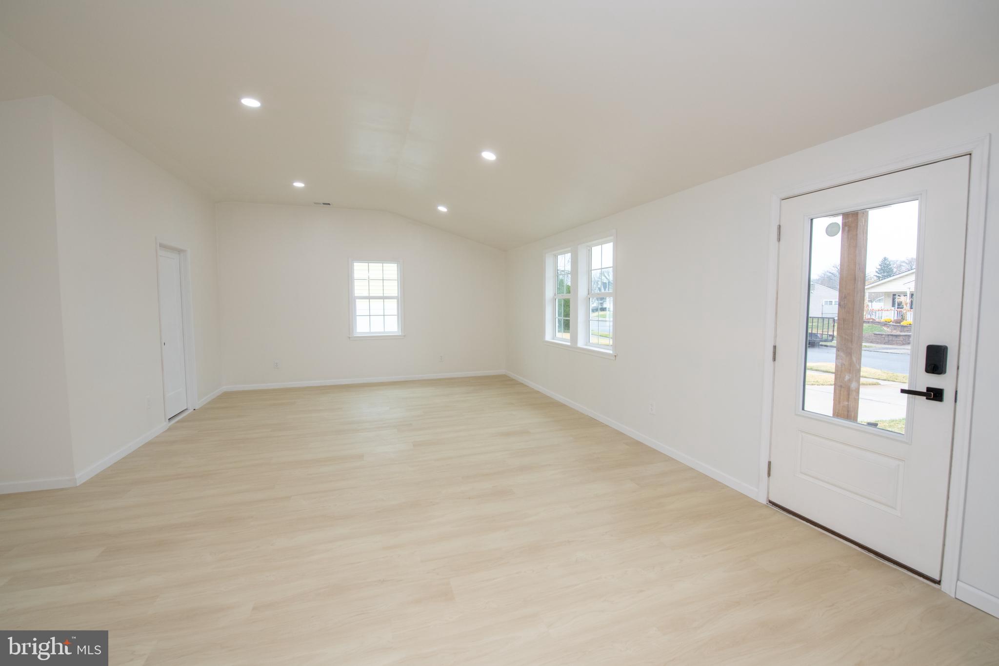 30 Mistletoe Lane Levittown, PA 19054 - Photo 11 of 21