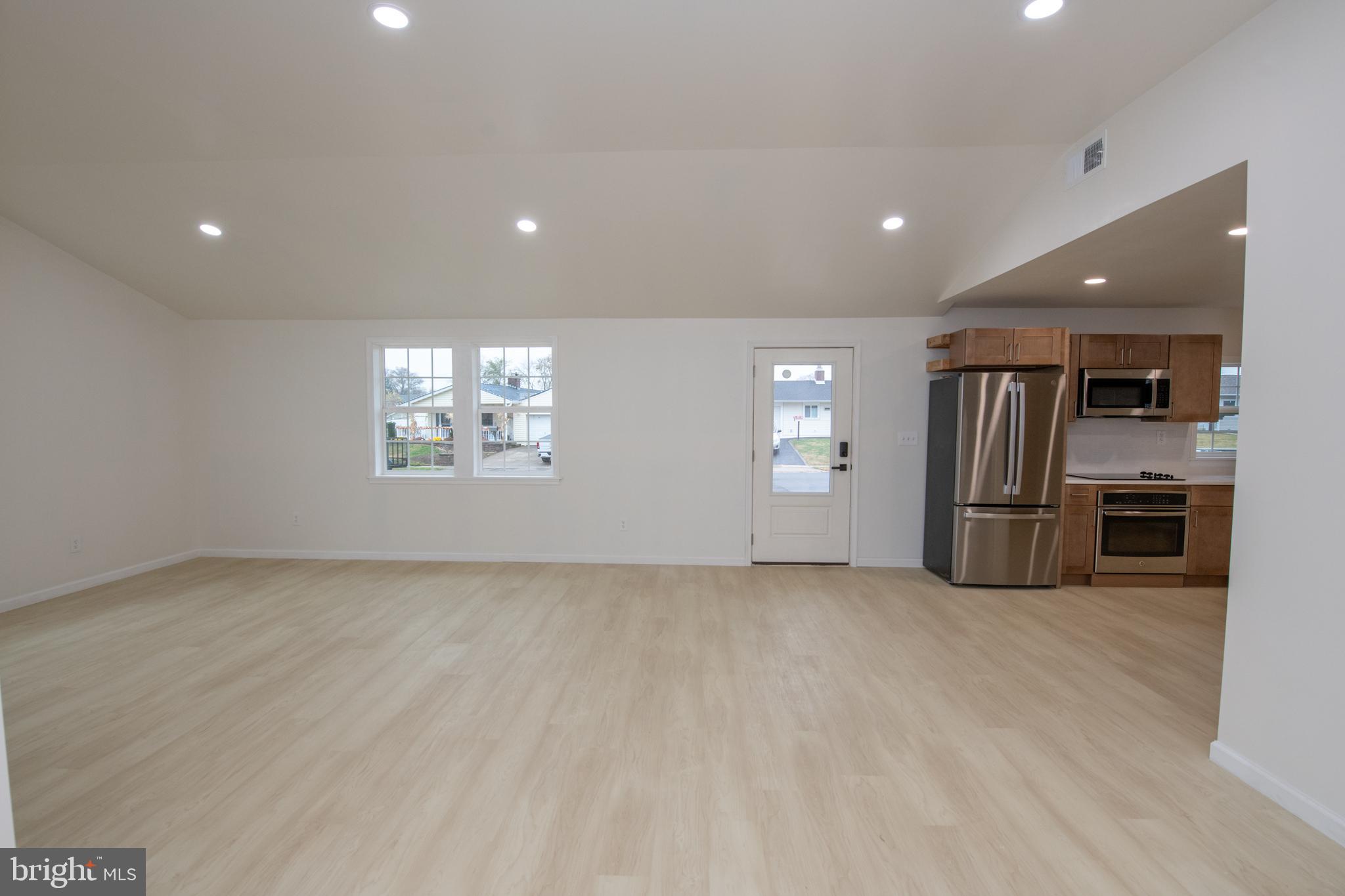 30 Mistletoe Lane Levittown, PA 19054 - Photo 12 of 21