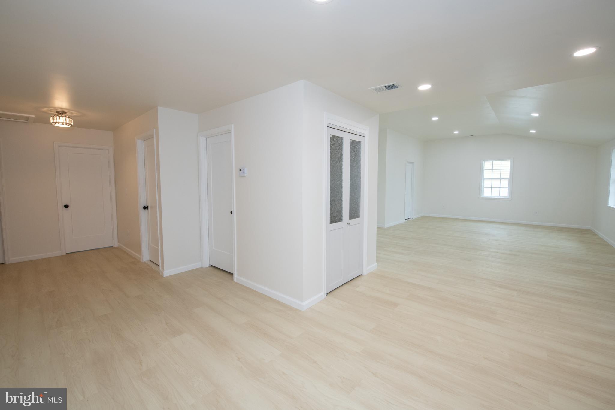 30 Mistletoe Lane Levittown, PA 19054 - Photo 19 of 21