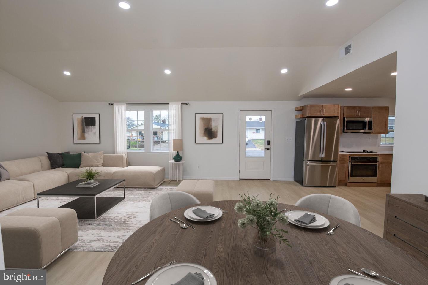 30 Mistletoe Lane Levittown, PA 19054 - Photo 5 of 21 Virtually Staged