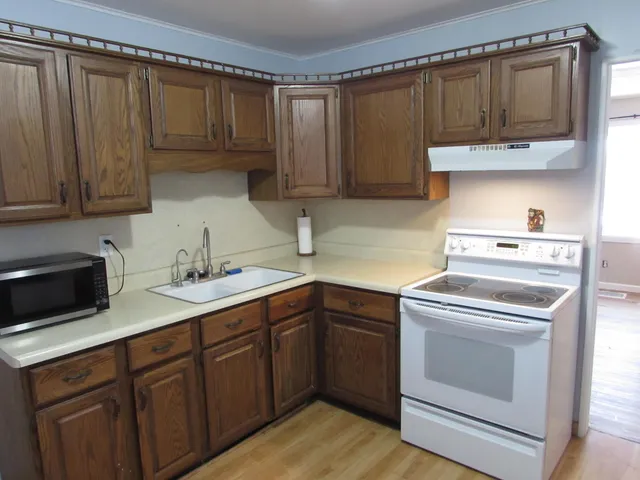 $158,000 | 172 North 25th Street, Battle Creek, MI 49015