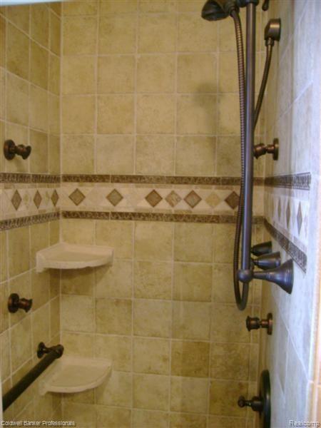 685 Vernier Road Grosse Pointe, MI 48236 - Photo 12 of 24 5 Shower Heads