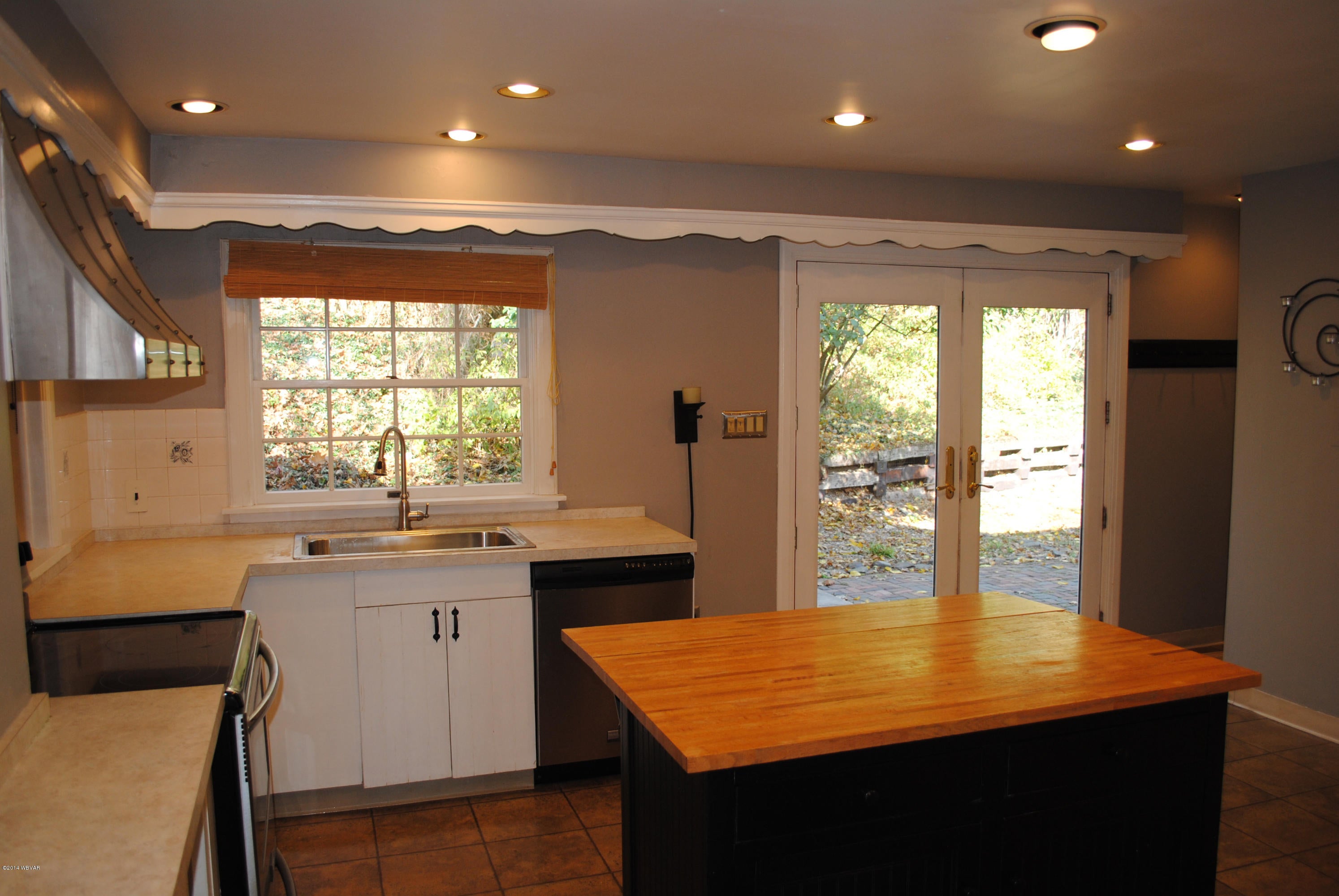 1558 Overbrook Road Williamsport, PA 17701 - Photo 3 of 25 Updated Kitchen - View 2